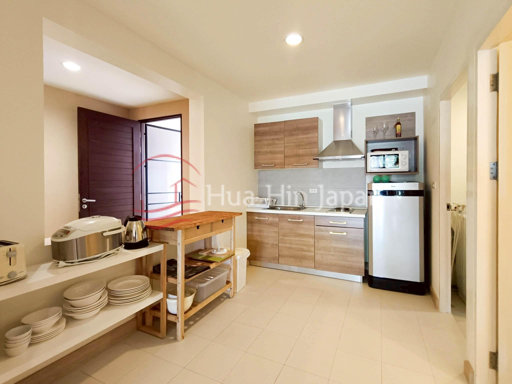 Spacious 2-Bedroom Condo for Sale at Palm Hills Golf Course Includes Lifetime Family Golf Membership - Cha-Am - photo 3