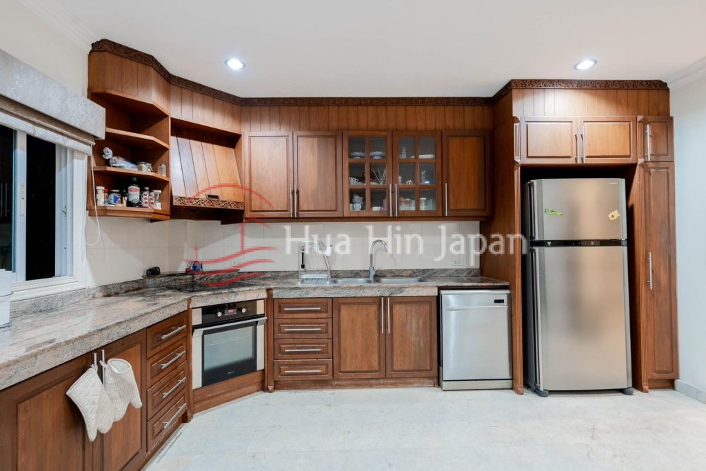 Exclusive 6-Bed Luxury Villa with Private Pool in Hua Hin Soi 156 - Khao Tao - photo 9