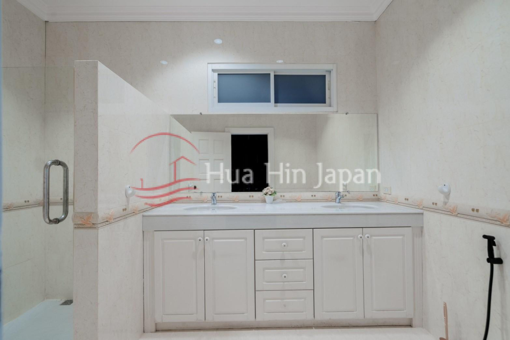 Exclusive 6-Bed Luxury Villa with Private Pool in Hua Hin Soi 156 - Khao Tao - photo 8