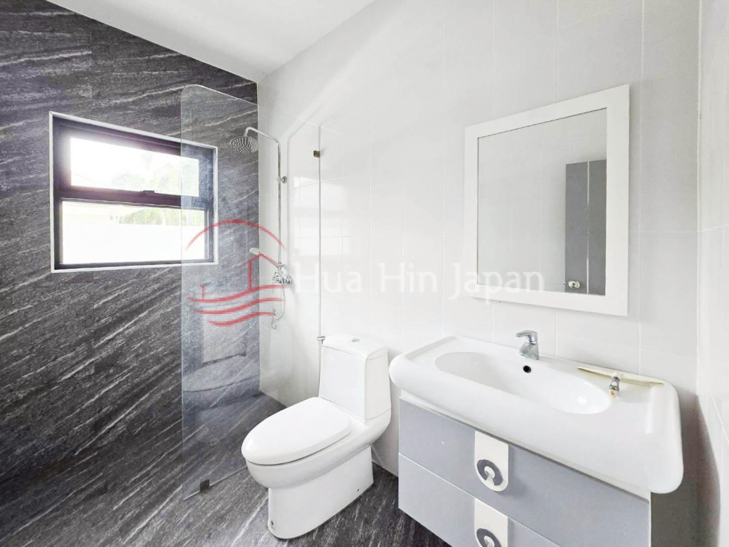 Distress Sale! Newly Completed Beautiful Pool Villa in Soi 70 Hua Hin near Immigration for Sale - Hin Lek Fai - photo 12