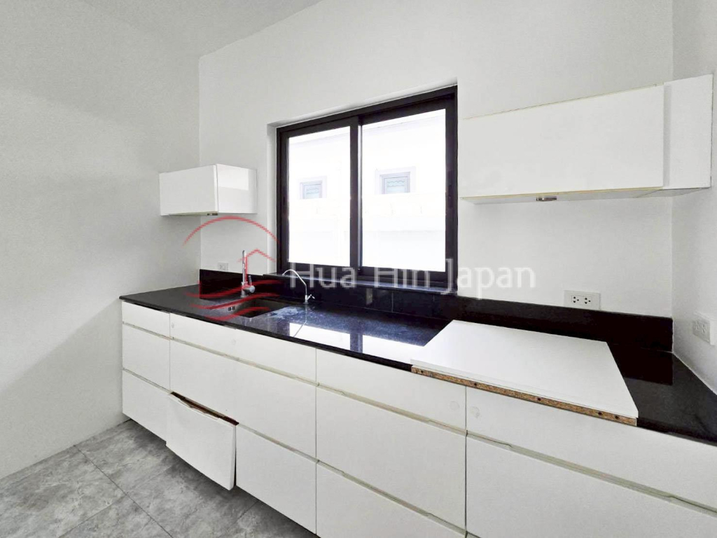Distress Sale! Newly Completed Beautiful Pool Villa in Soi 70 Hua Hin near Immigration for Sale - Hin Lek Fai - photo 9