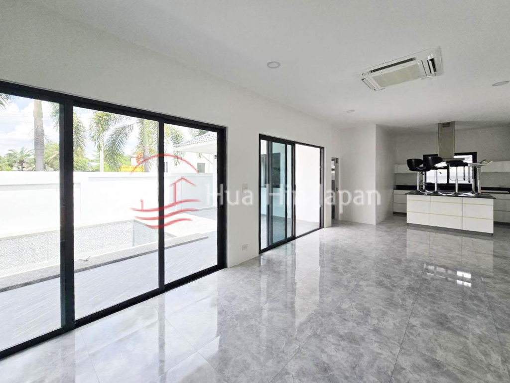 Distress Sale! Newly Completed Beautiful Pool Villa in Soi 70 Hua Hin near Immigration for Sale - Hin Lek Fai - photo 4