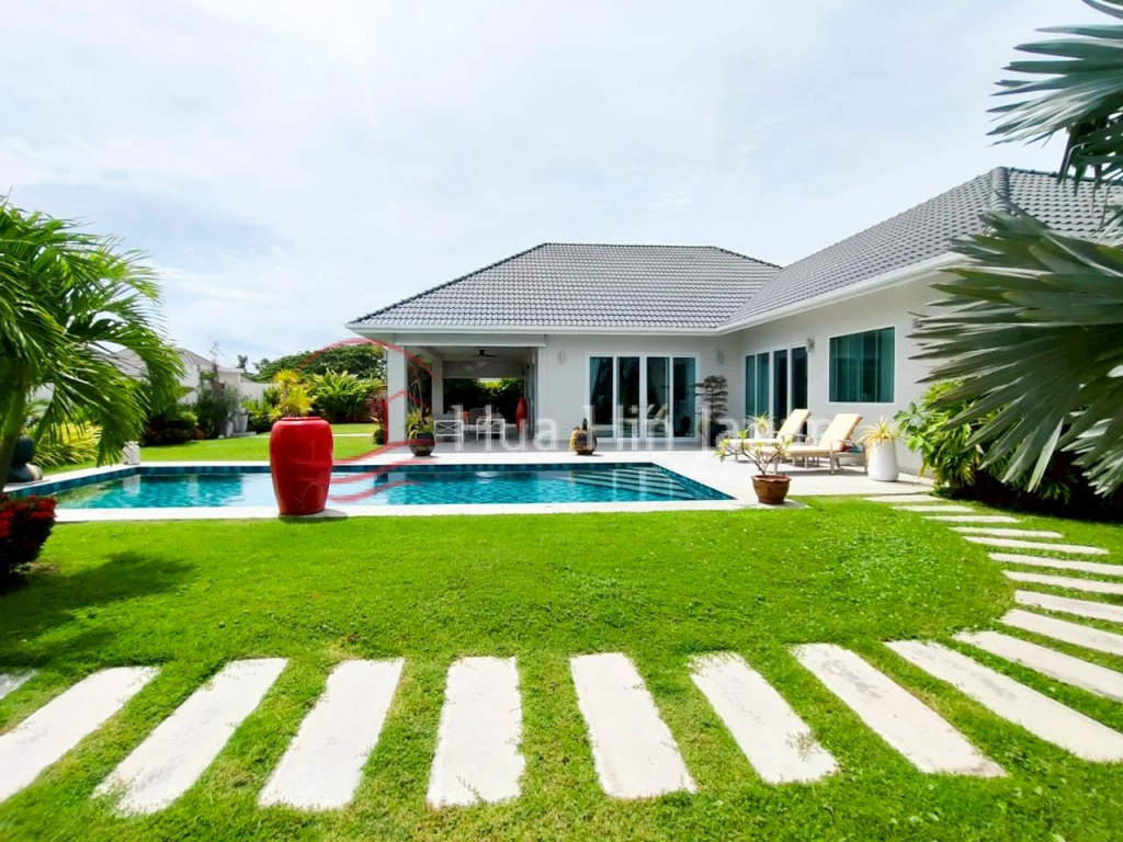 High-Quality and Eco friendly 3-Bedroom Pool Villa with large land for Sale in Ban Phu Thara, Hua Hin (Ready to move in) - Hua Hin - photo 3