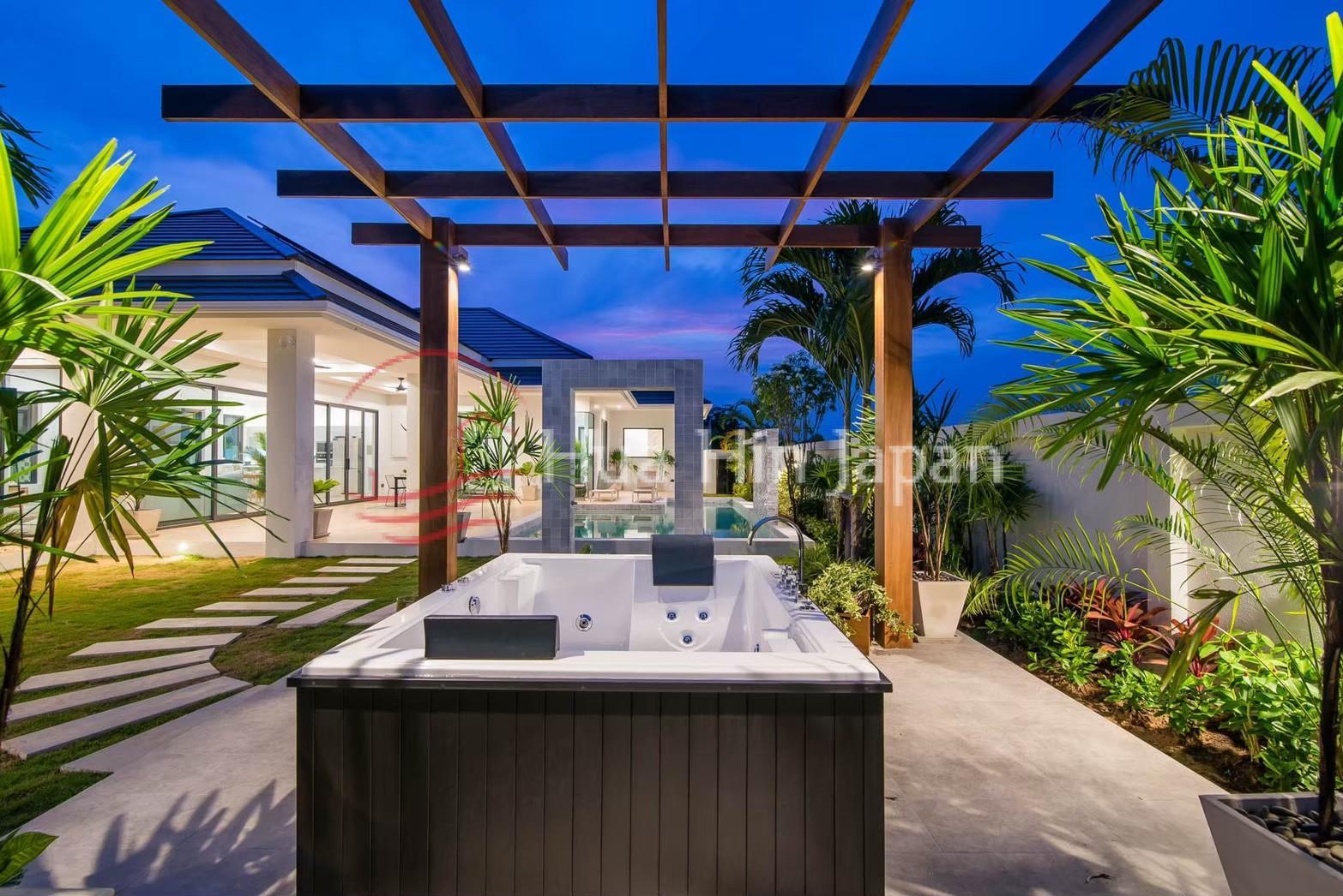 3 Bedroom Luxury Pool Villa