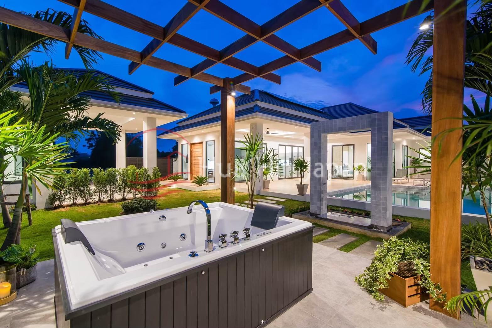 3 Bedroom Luxury Pool Villa bathtub