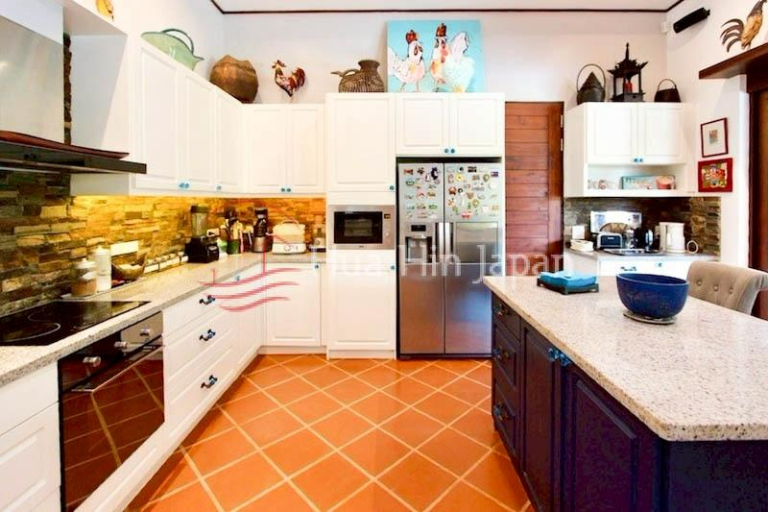 Spectacular Hua Hin Bali Style 5 Bedroom Home Over 1 Rai Land For Sale In Kao Kalok Near Beach - Hua Hin - photo 7