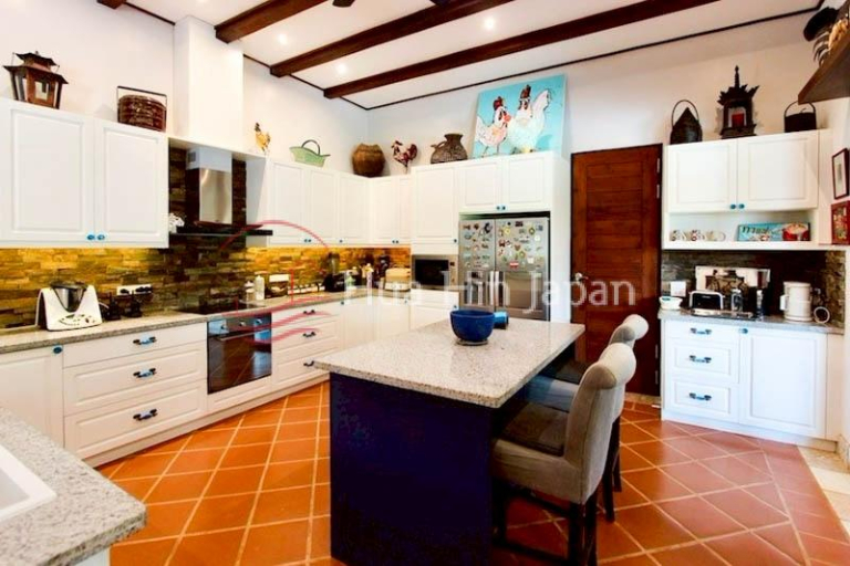 Spectacular Hua Hin Bali Style 5 Bedroom Home Over 1 Rai Land For Sale In Kao Kalok Near Beach - Hua Hin - photo 6