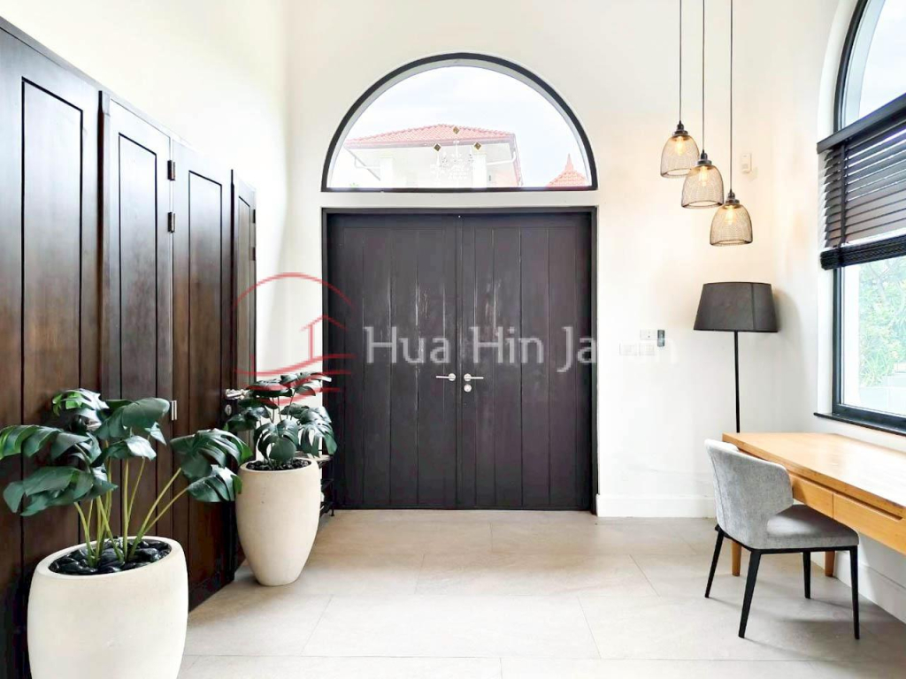Elegant 5-Bedroom Villa in Prestigious BelVida Estates for Sale in Hua Hin – Fully Renovated &amp; Move-In Ready - Khao Takiab - photo 11