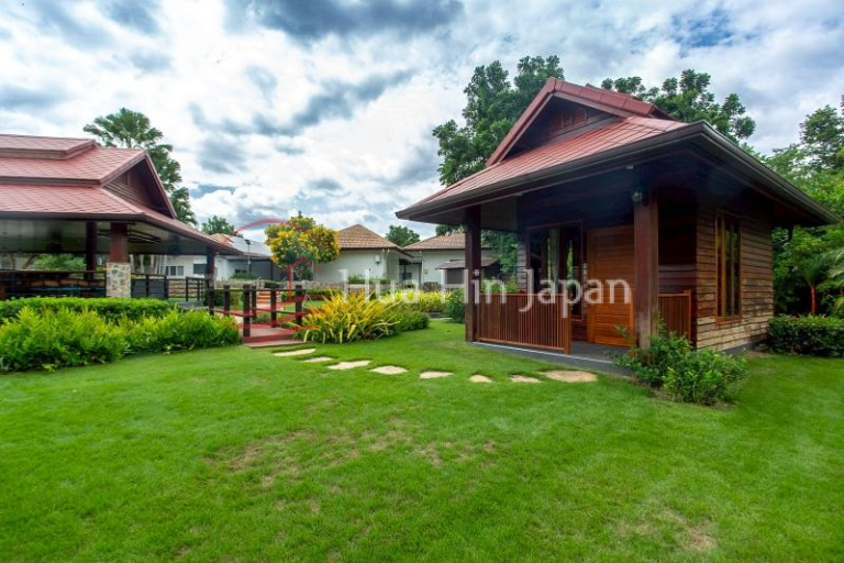 Luxury&nbsp;Hua Hin Estate on 2 Plots with Tropical Garden, Entertainment Sala &amp; Fully Renovated Villa - Hua Hin - photo 7
