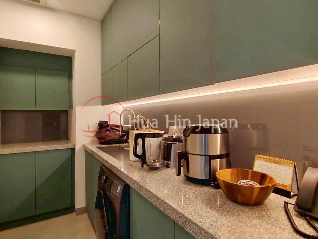 Stunning top-floor 2 bedroom condo overlooking Black Mountain Golf Course - Hua Hin - photo 15
