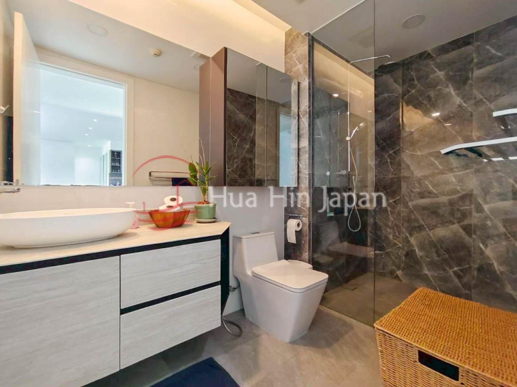 Stunning top-floor 2 bedroom condo overlooking Black Mountain Golf Course - Hua Hin - photo 10