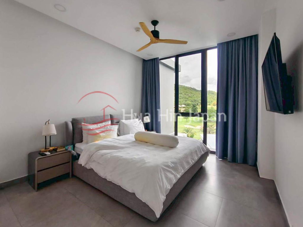 Stunning top-floor 2 bedroom condo overlooking Black Mountain Golf Course - Hua Hin - photo 8