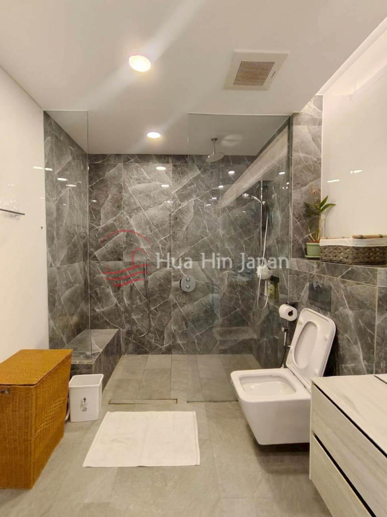 Stunning top-floor 2 bedroom condo overlooking Black Mountain Golf Course - Hua Hin - photo 6