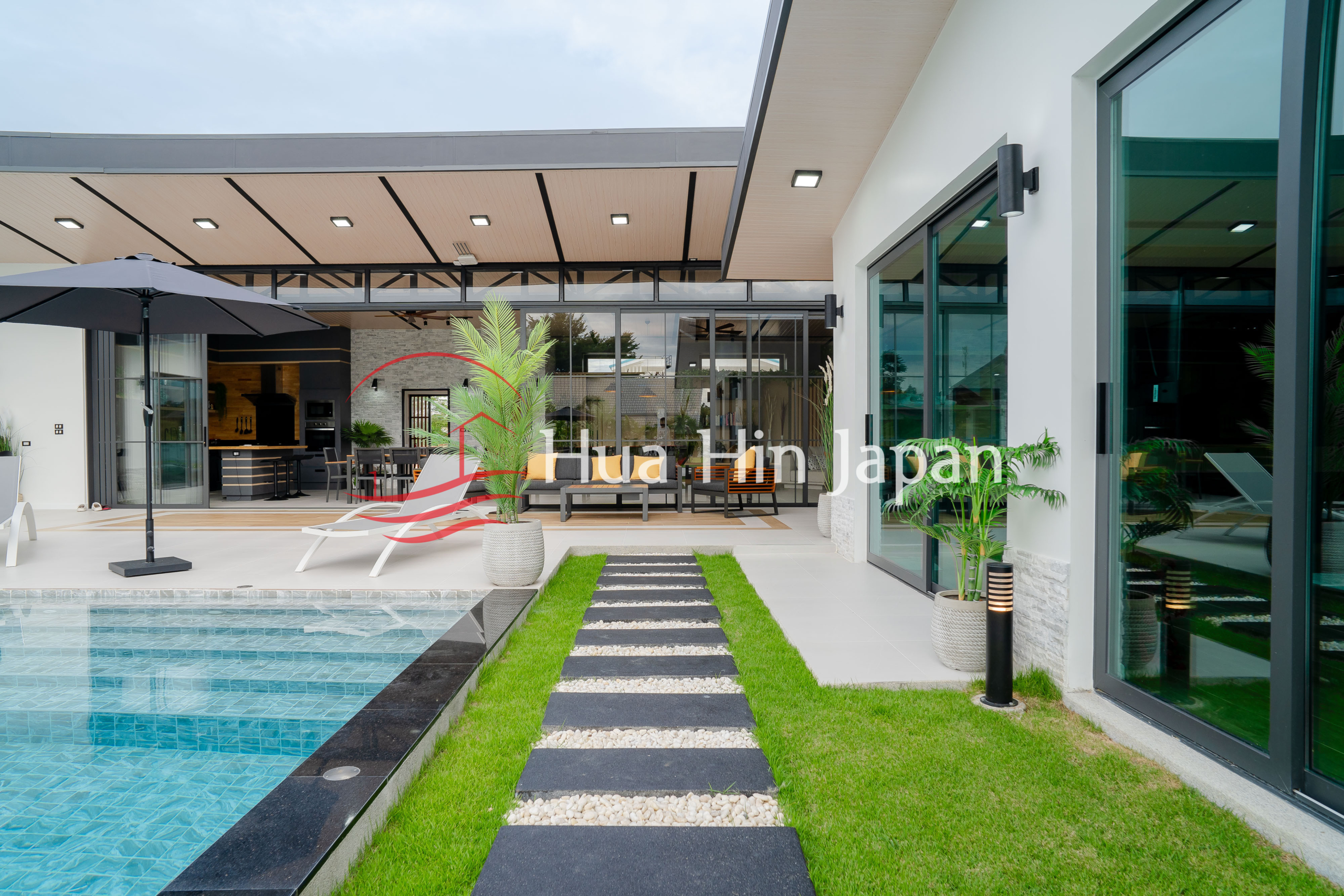Unique 1 Rai land Brand-New Private Luxury Pool Villa At Hua Hin Soi 116 For Sale Premium property in a prime location - Hua Hin - photo 2