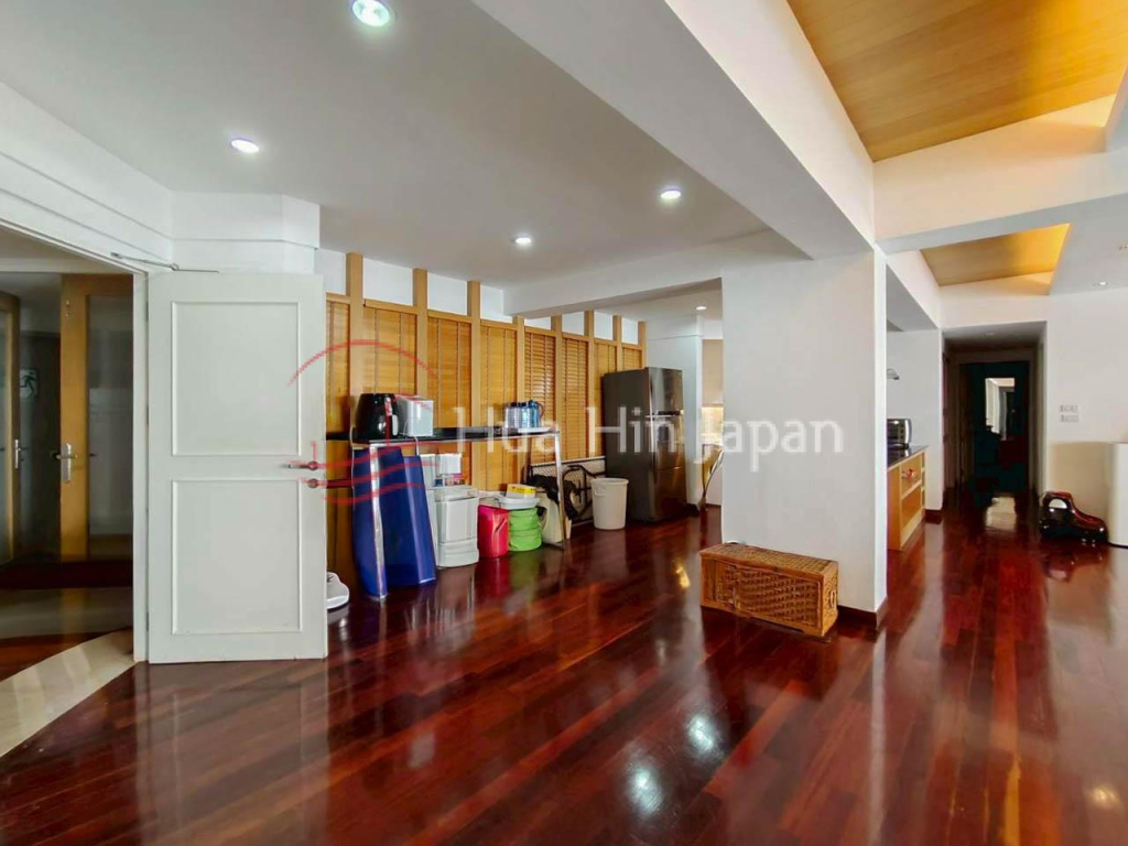 Rare Opportunity – 6 Bedroom 6 Bathroom Beachfront Penthouse for Sale in Khao Takiab, Hua Hin - Khao Takiab - photo 2