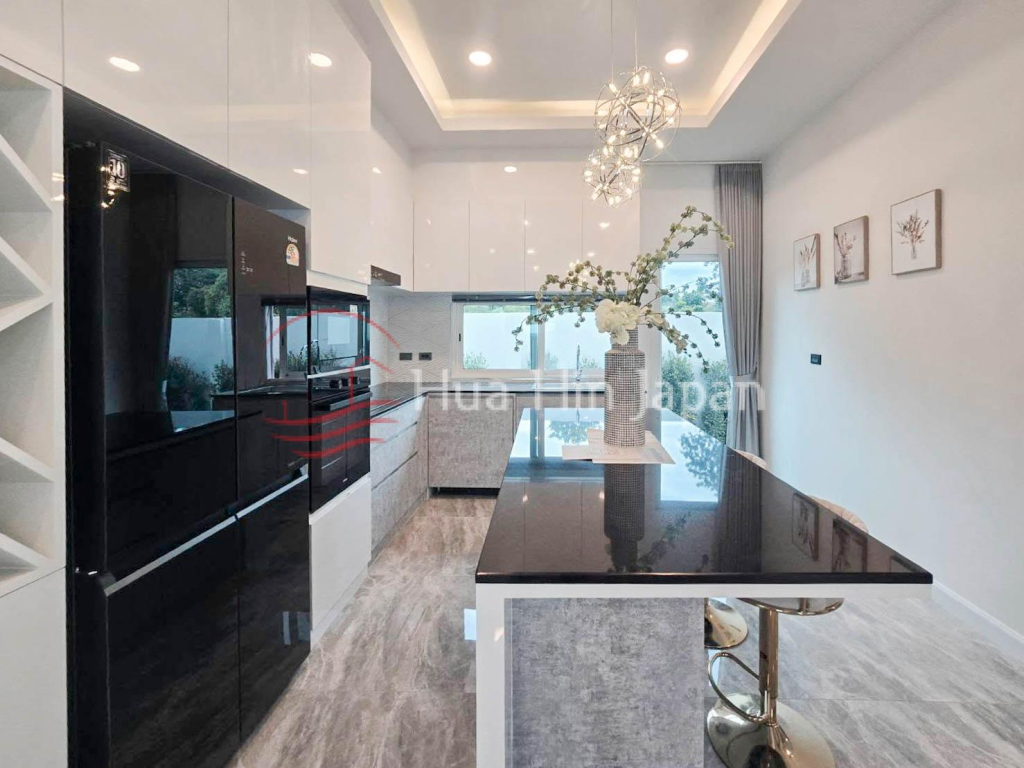 New 3 Bedroom Luxury Pool Villas in Soi 88, Close to Downtown Hua Hin (Completed & Semi-Completed) - Hin Lek Fai - photo 11