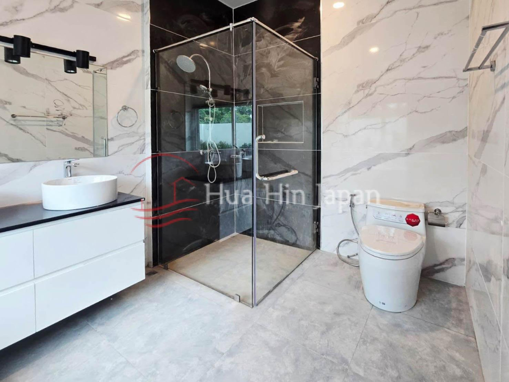 New 3 Bedroom Luxury Pool Villas in Soi 88, Close to Downtown Hua Hin (Completed & Semi-Completed) - Hin Lek Fai - photo 9