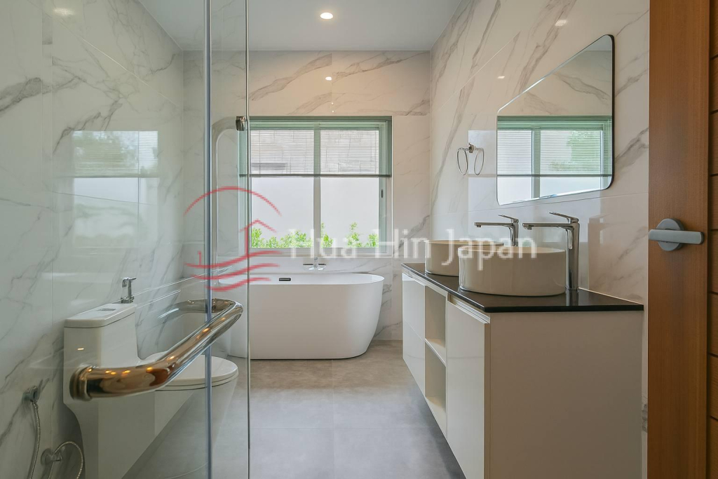 New 3 Bedroom Luxury Pool Villas in Soi 88, Close to Downtown Hua Hin (Completed & Semi-Completed) - Hin Lek Fai - photo 11