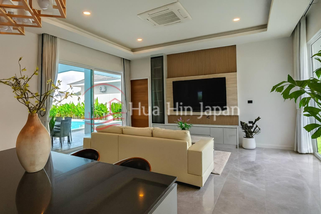 New 3 Bedroom Luxury Pool Villas in Soi 88, Close to Downtown Hua Hin (Completed & Semi-Completed) - Hin Lek Fai - photo 7