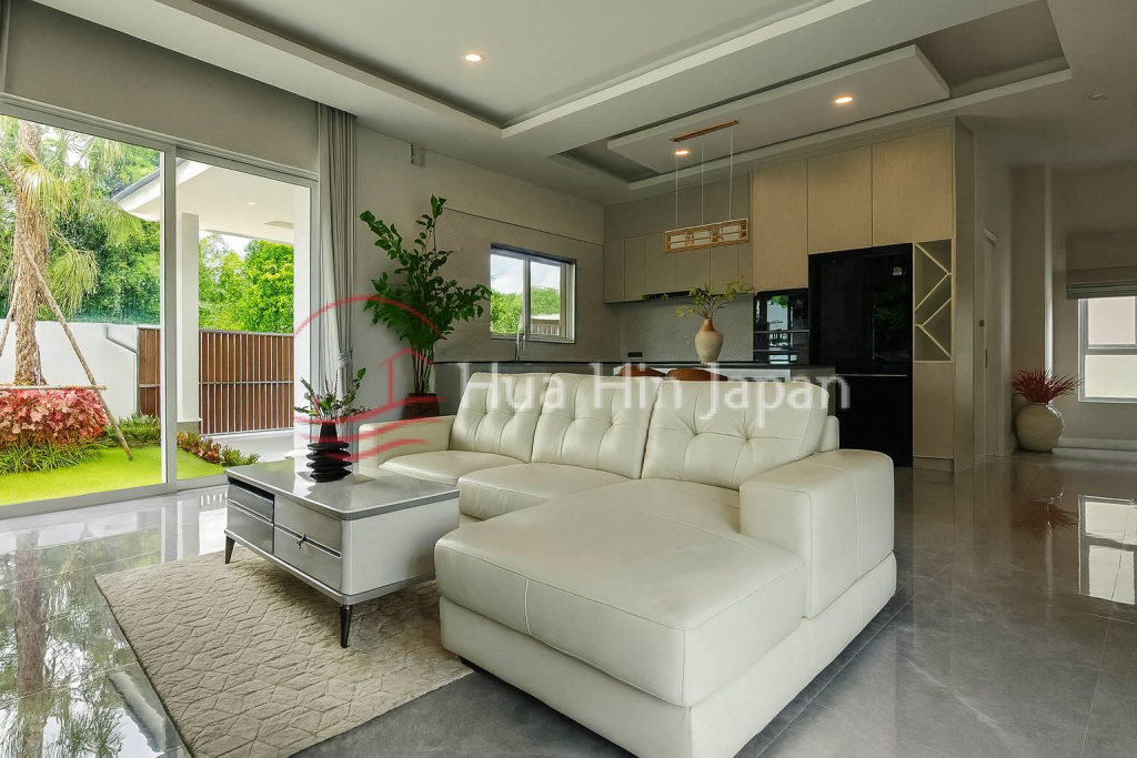 New 3 Bedroom Luxury Pool Villas in Soi 88, Close to Downtown Hua Hin (Completed & Semi-Completed) - Hin Lek Fai - photo 6
