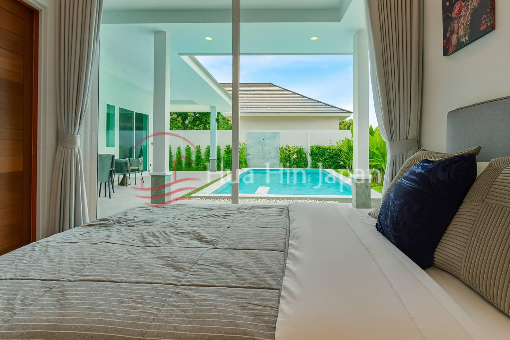 New 3 Bedroom Luxury Pool Villas in Soi 88, Close to Downtown Hua Hin (Completed & Semi-Completed) - Hin Lek Fai - photo 4