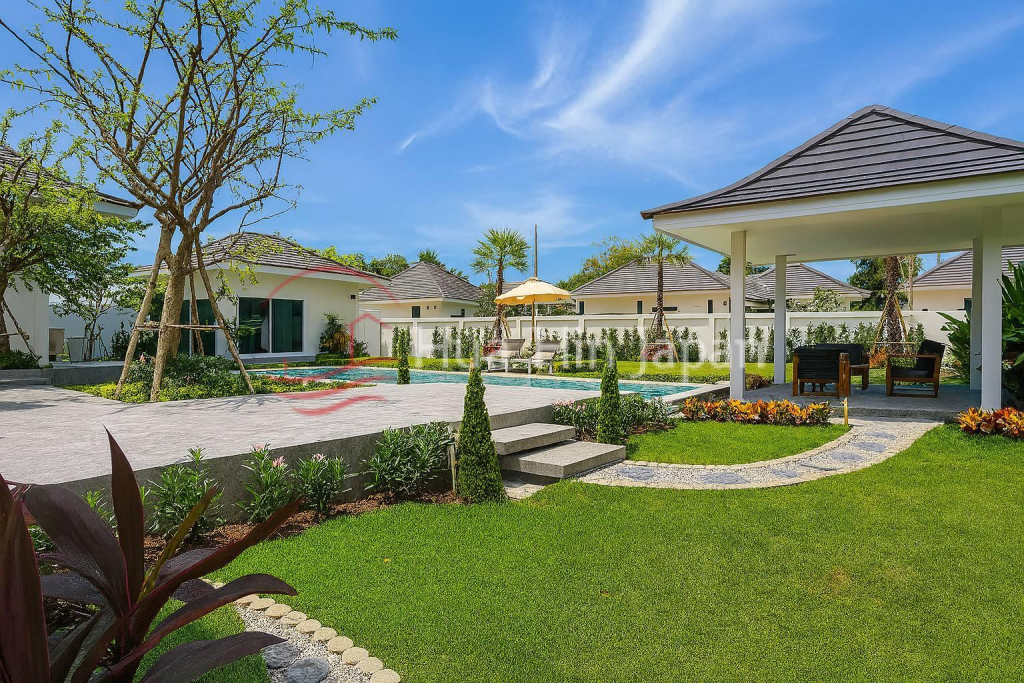 New 3 Bedroom Luxury Pool Villas in Soi 88, Close to Downtown Hua Hin (Completed & Semi-Completed) - Hin Lek Fai - photo 8