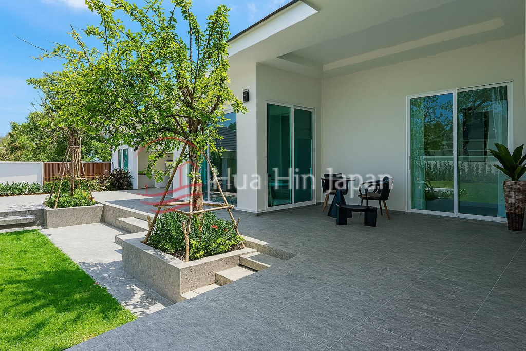 New 3 Bedroom Luxury Pool Villas in Soi 88, Close to Downtown Hua Hin (Completed & Semi-Completed) - Hin Lek Fai - photo 6