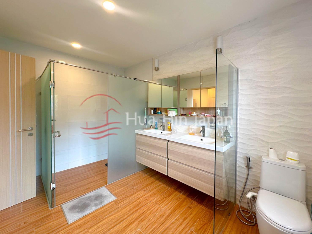 Beautifully Designed Modern L-Shaped Pool Villa with 26kW Solar System - Hua Hin - photo 15