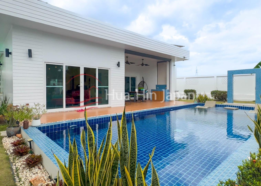 Beautifully Designed Modern L-Shaped Pool Villa with 26kW Solar System - Hua Hin - photo 12