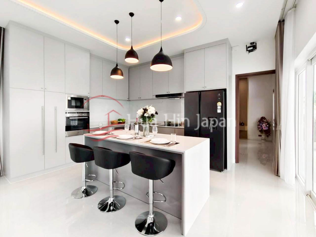 Central Location!  Newly Completed Fully Furnished Villa on Soi 102, just 1 km from BluPort Mall, Hua Hin for Sale - Soi 102 - photo 11