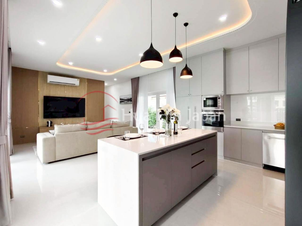 Central Location!  Newly Completed Fully Furnished Villa on Soi 102, just 1 km from BluPort Mall, Hua Hin for Sale - Soi 102 - photo 2