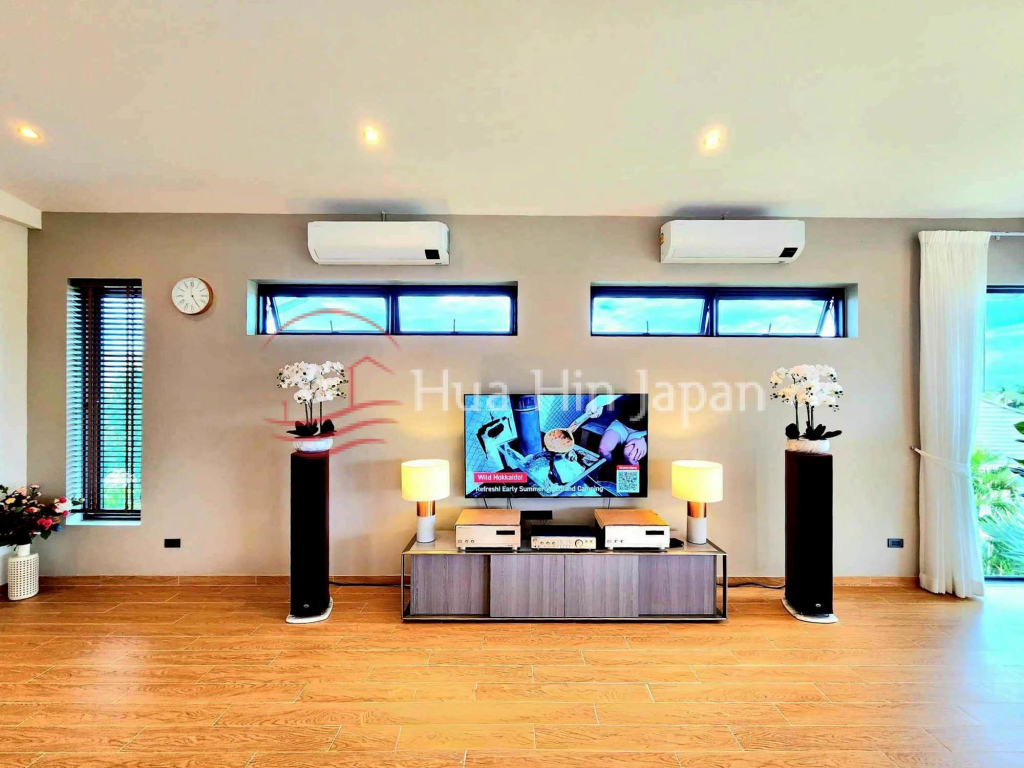 Spacious 4-Bedroom Villa for Sale in Soi 112, Hua Hin South - Hua Hin - photo 11