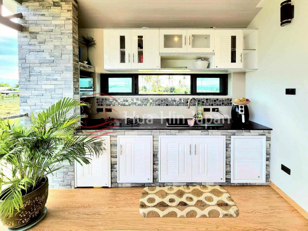 Spacious 4-Bedroom Villa for Sale in Soi 112, Hua Hin South - Hua Hin - photo 10