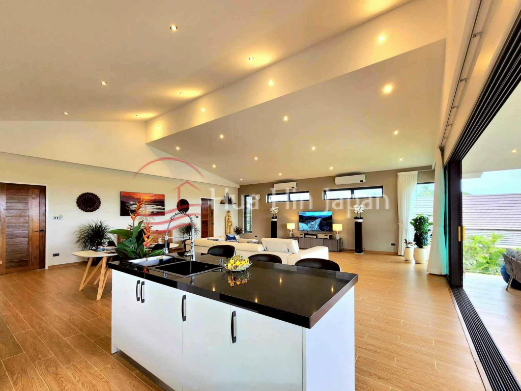 Spacious 4-Bedroom Villa for Sale in Soi 112, Hua Hin South - Hua Hin - photo 5