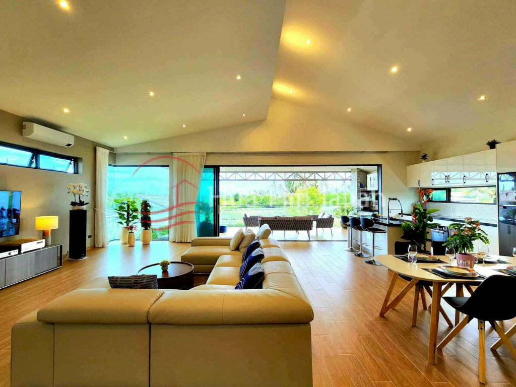 Spacious 4-Bedroom Villa for Sale in Soi 112, Hua Hin South - Hua Hin - photo 2