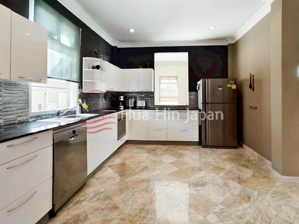 Very Solid 5 Bedroom Two Story Pool Villa Close to Town / North of Hua Hin - Hua Hin - photo 13