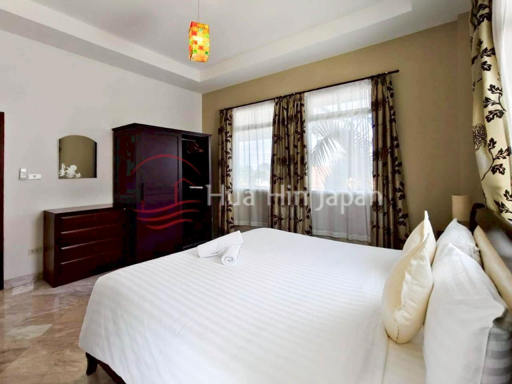 Very Solid 5 Bedroom Two Story Pool Villa Close to Town / North of Hua Hin - Hua Hin - photo 4
