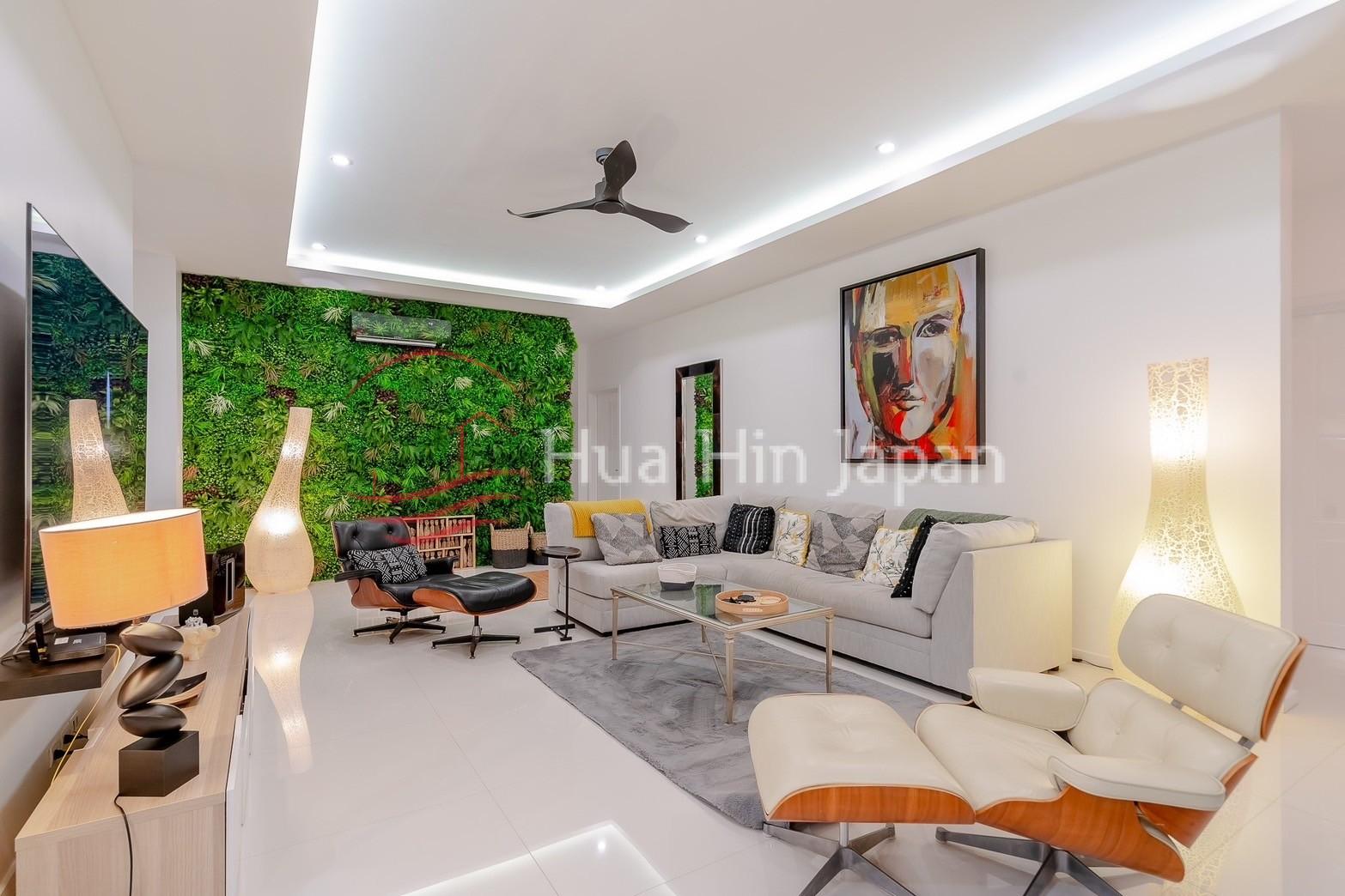 5 Bed 4 Bath Luxury Pool Villa drwing room