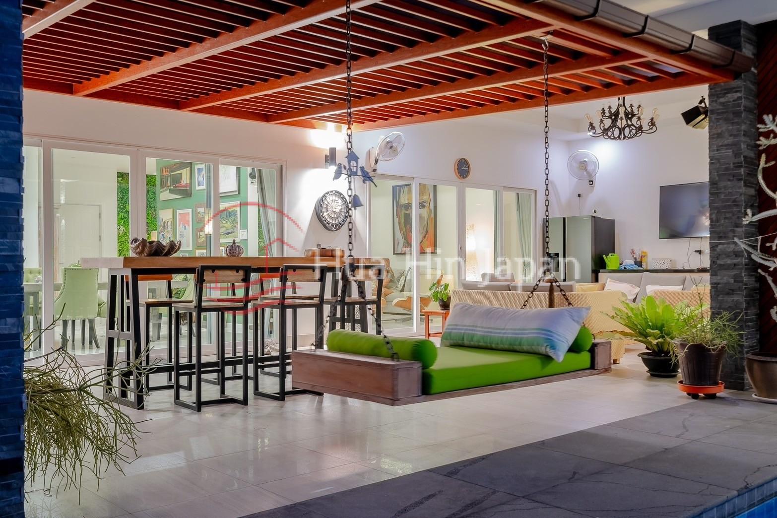 5 Bed 4 Bath Luxury Pool Villa