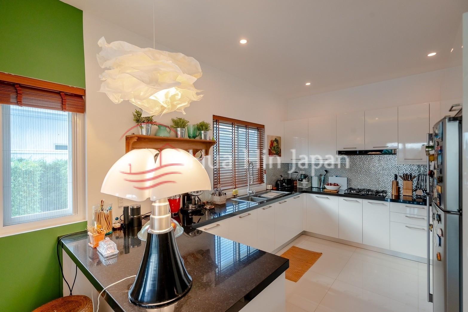5 Bed 4 Bath Luxury Pool Villa kitchen