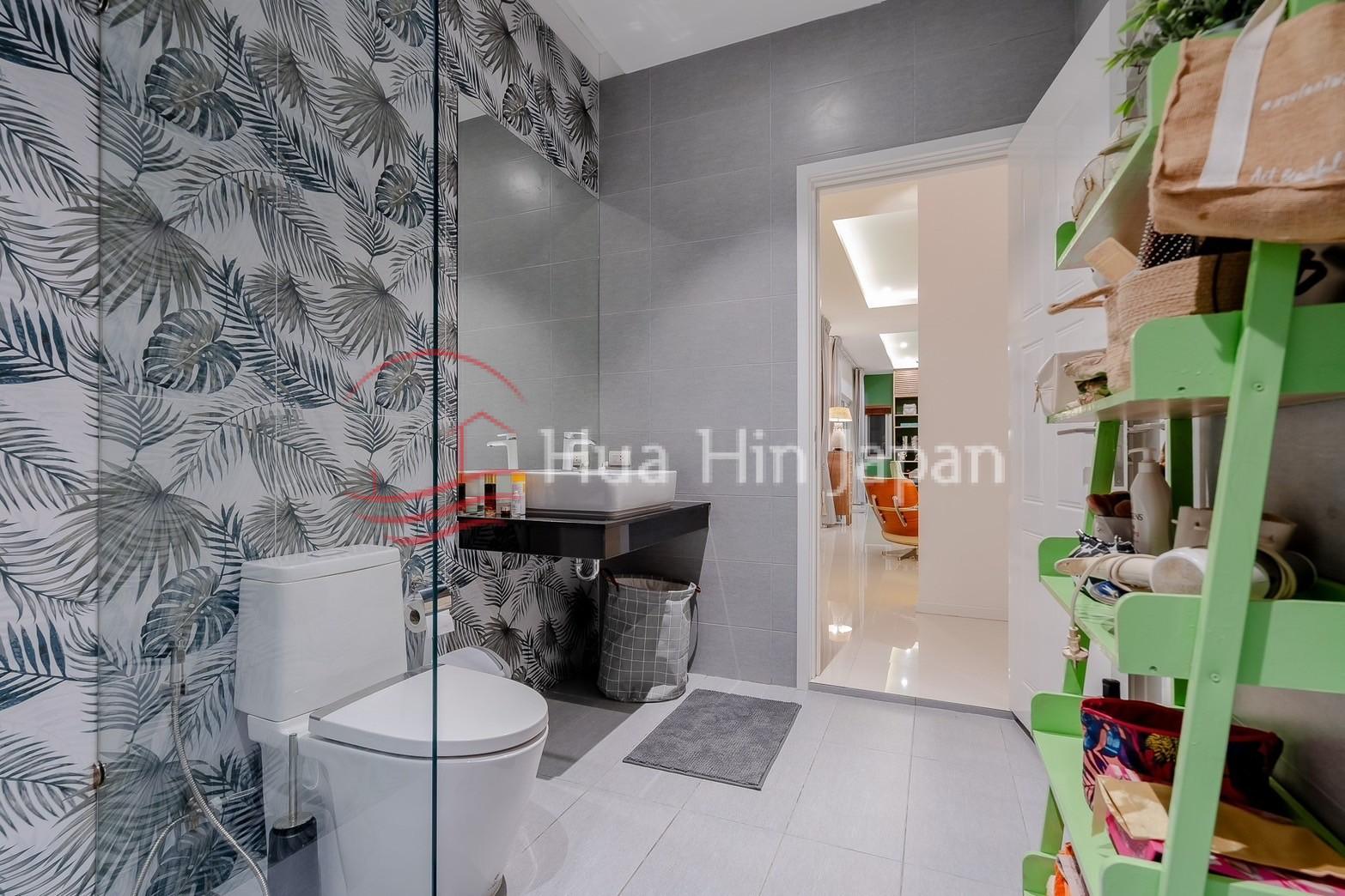 5 Bed 4 Bath Luxury Pool Villa