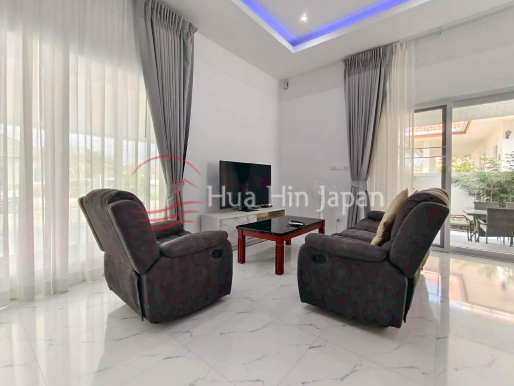 2 Bedroom House for Sale Between Hua Hin Soi 70 and 88, with Communal Pool - Hua Hin - photo 16