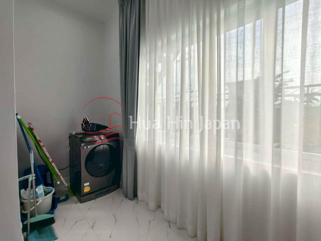 2 Bedroom House for Sale Between Hua Hin Soi 70 and 88, with Communal Pool - Hua Hin - photo 10