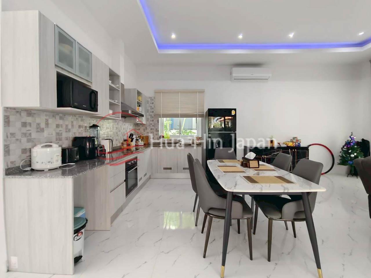 2 Bedroom House for Sale Between Hua Hin Soi 70 and 88, with Communal Pool - Hua Hin - photo 9