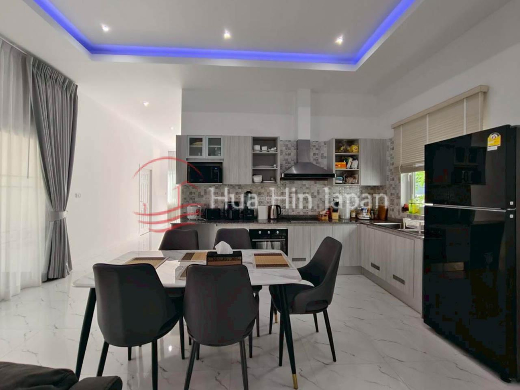 2 Bedroom House for Sale Between Hua Hin Soi 70 and 88, with Communal Pool - Hua Hin - photo 7