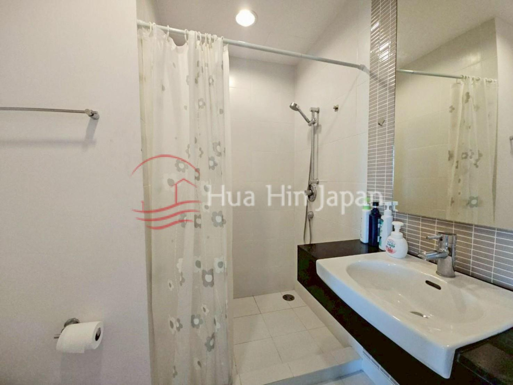 **Great Location!** 2 Bedroom Unit in Baan San Dao Beachfront Condominium for Sale in Hua Hin (fully furnished) - Hua Hin - photo 8