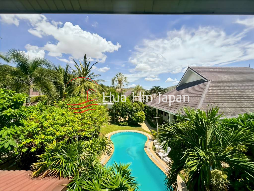 5 Bed 4 Bath Garden Estate swimming pool area and garden