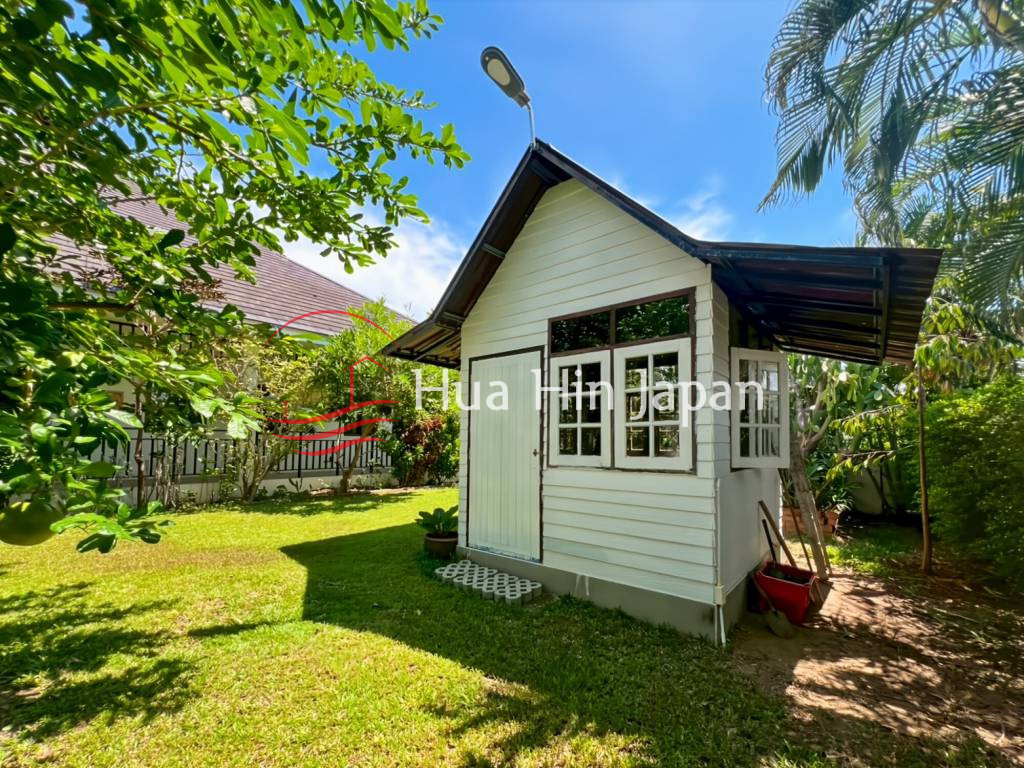 5 Bed 4 Bath Garden Estate garden area small house