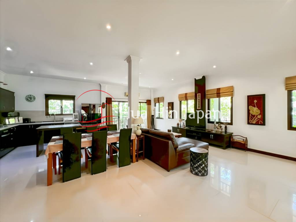 5 Bed 4 Bath Garden Estate kitchen, dining and draing area