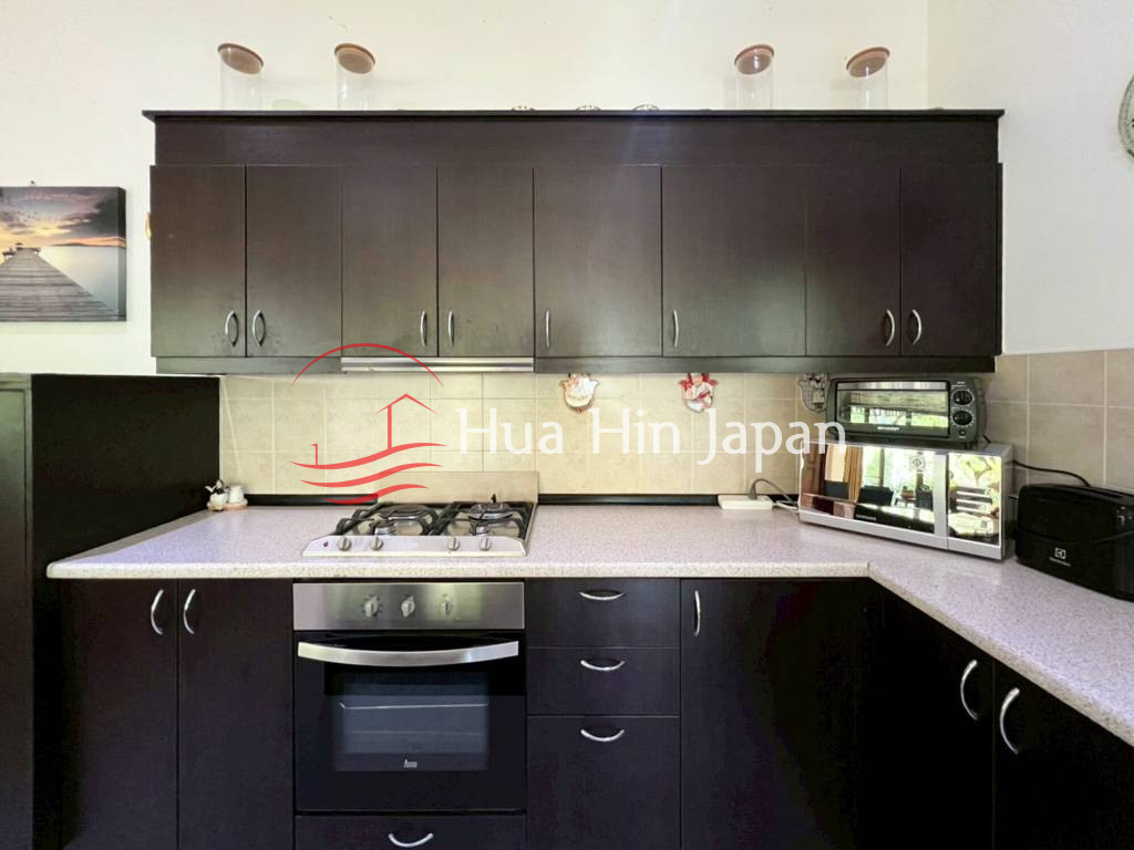 5 Bed 4 Bath Garden Estate kitchen area